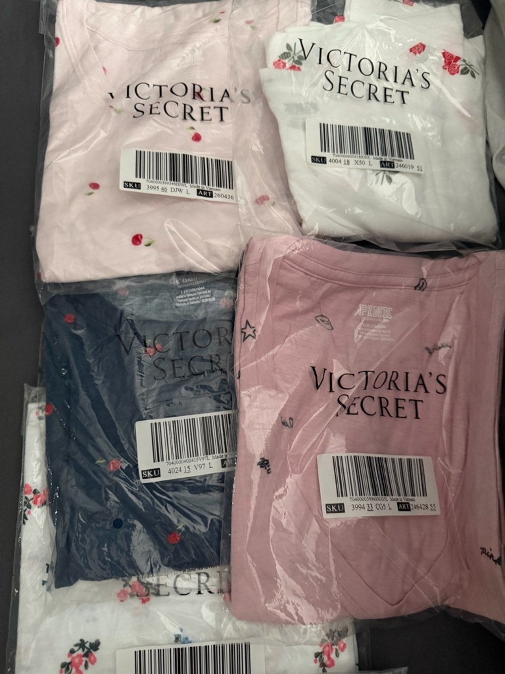 Victoria's Secret Tees - Lot of 6 White, Pink, Navy Floral & Logo Pack